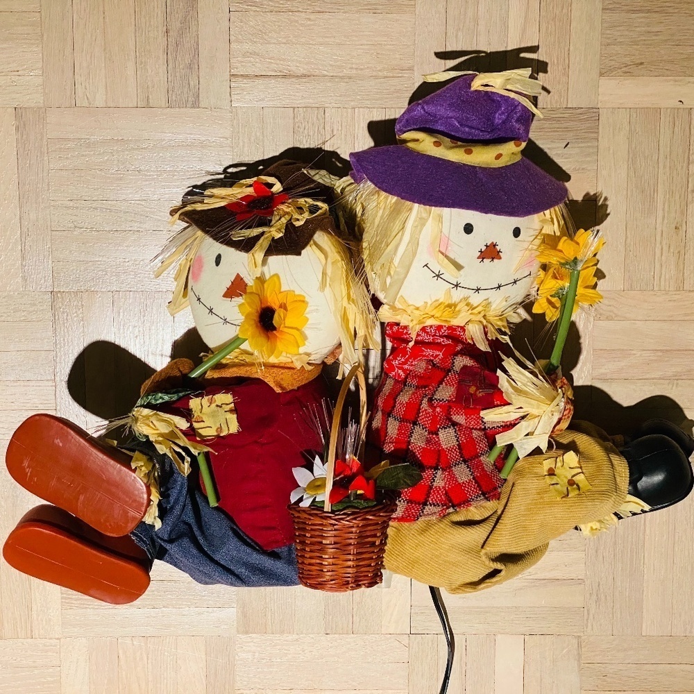 Halloween Decor - Fibre Optic Scarecrows, Great Condition!